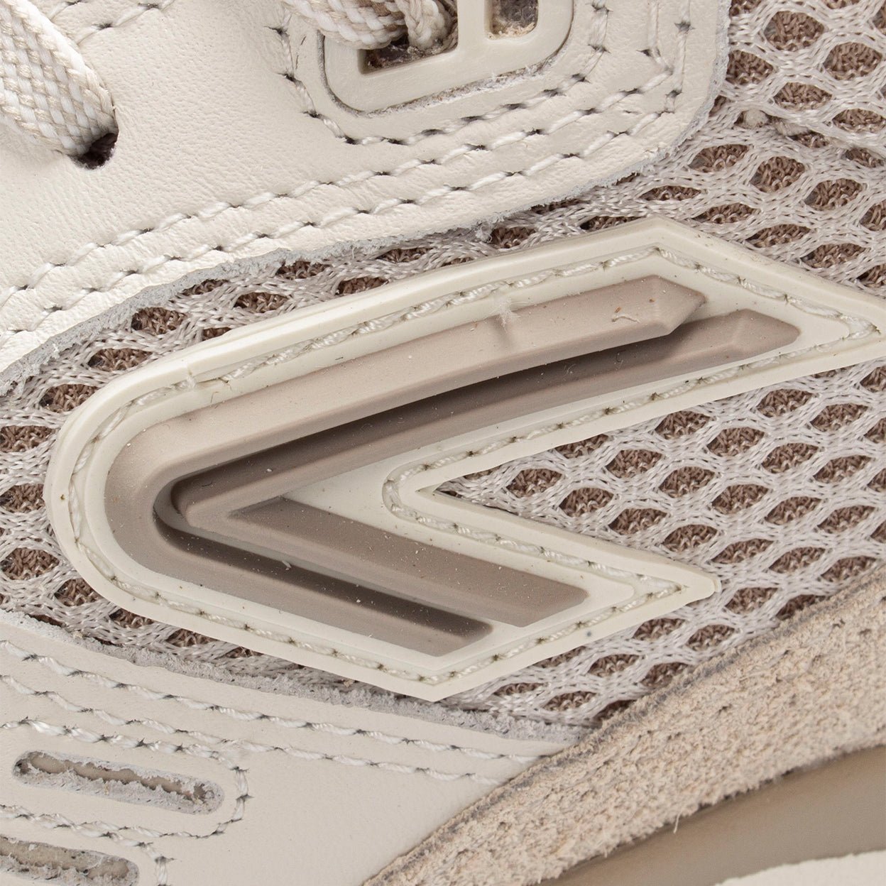 Ace 25 | Light Bone/Off White | Men - HUB Footwear