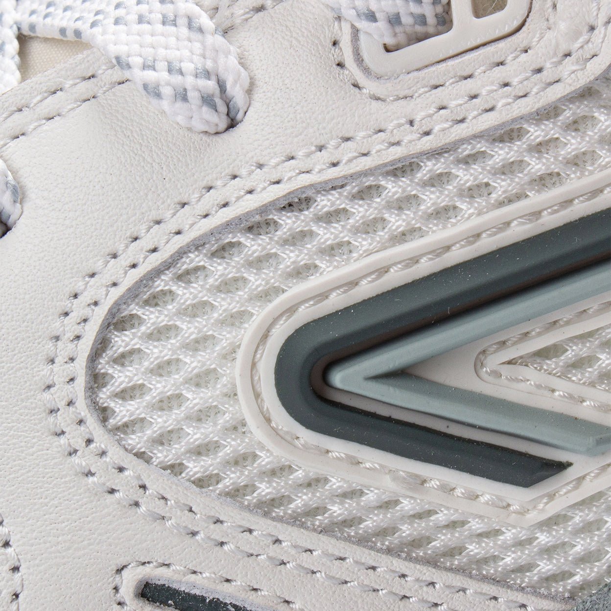 Ace 25 | Off White/Cucumber | Men - HUB Footwear