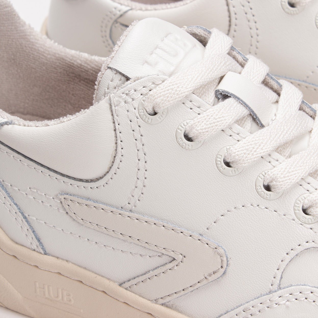 Court | Off White/Light Bone/Silver | Women - HUB Footwear