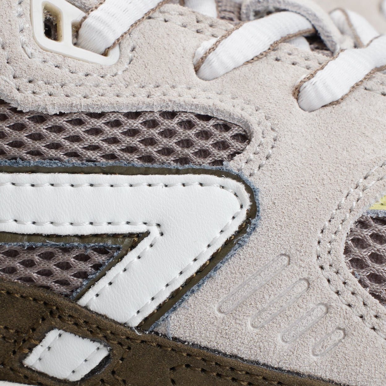 HUB Grid | Almond Brown/Dark Olive | Women