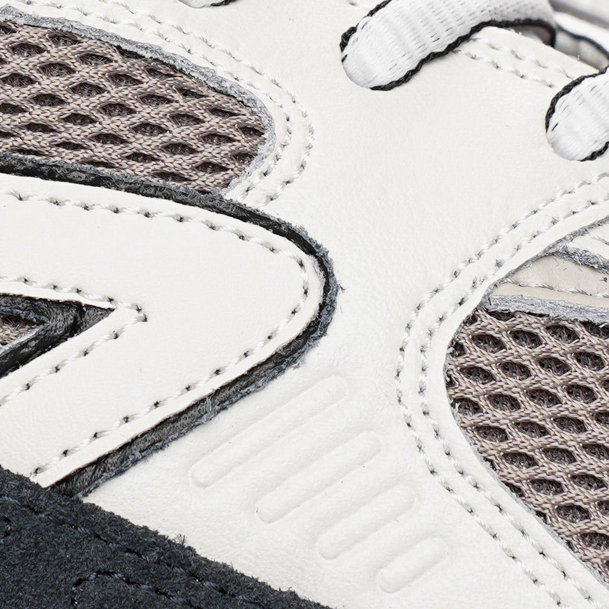 HUB Grid | Almond Brown/Off White/Navy | Men