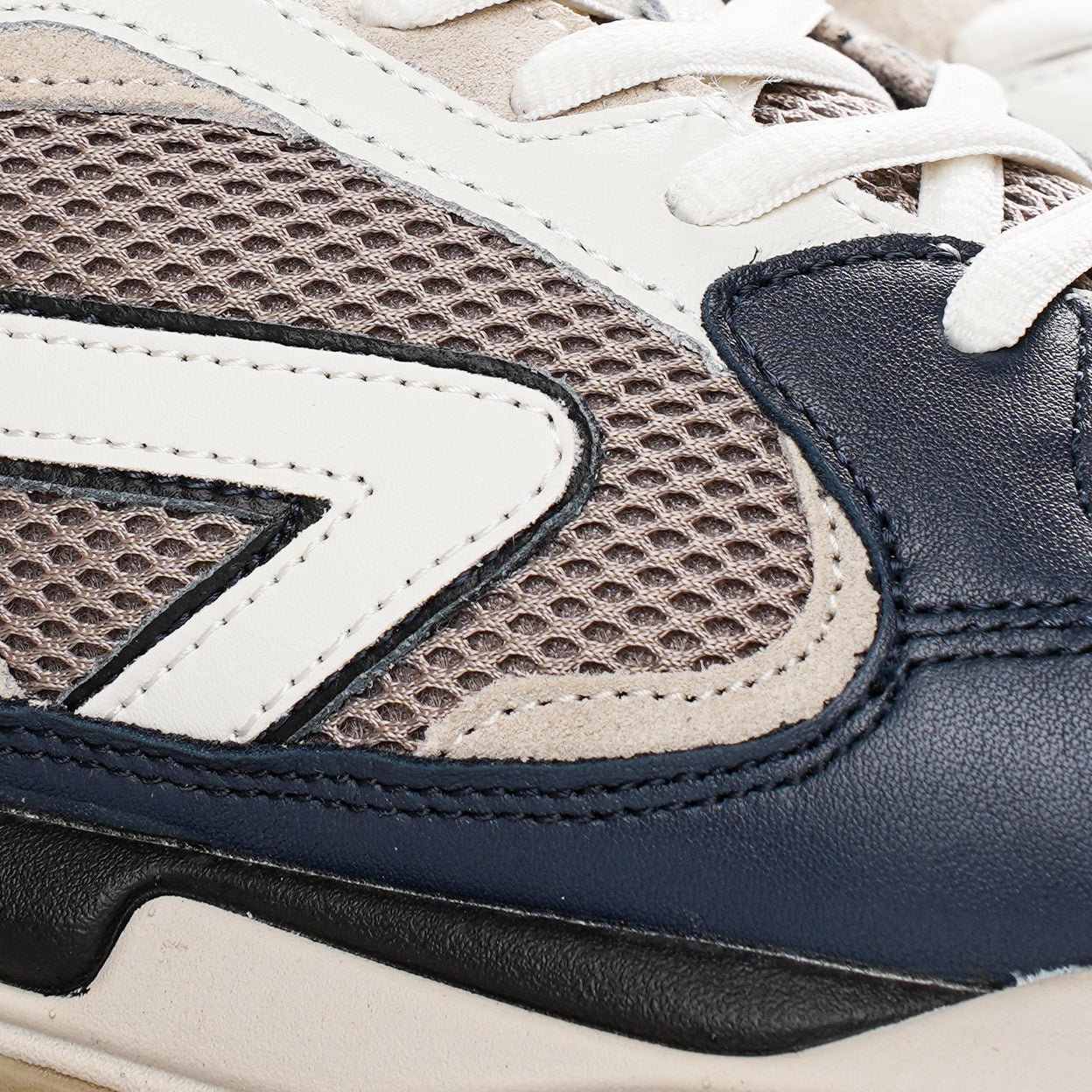 HUB Slam | Almond Brown/Navy | Men
