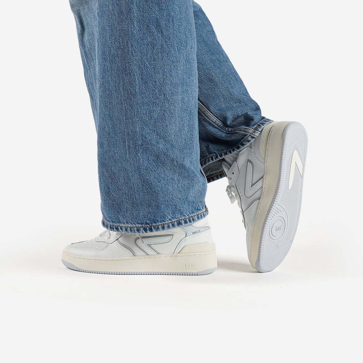 HUB Smash | White/Light Blue/Ivory | Women - metafield_custom.shoe_type in metafield_custom.web_color