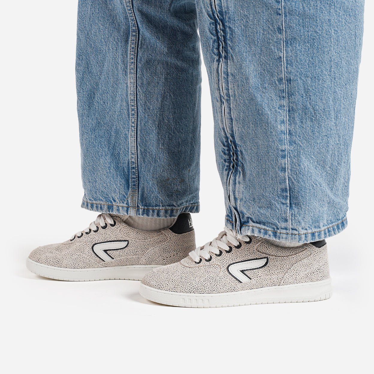 HUB Vancouver | Vista/Off White | Women - metafield_custom.shoe_type in metafield_custom.web_color