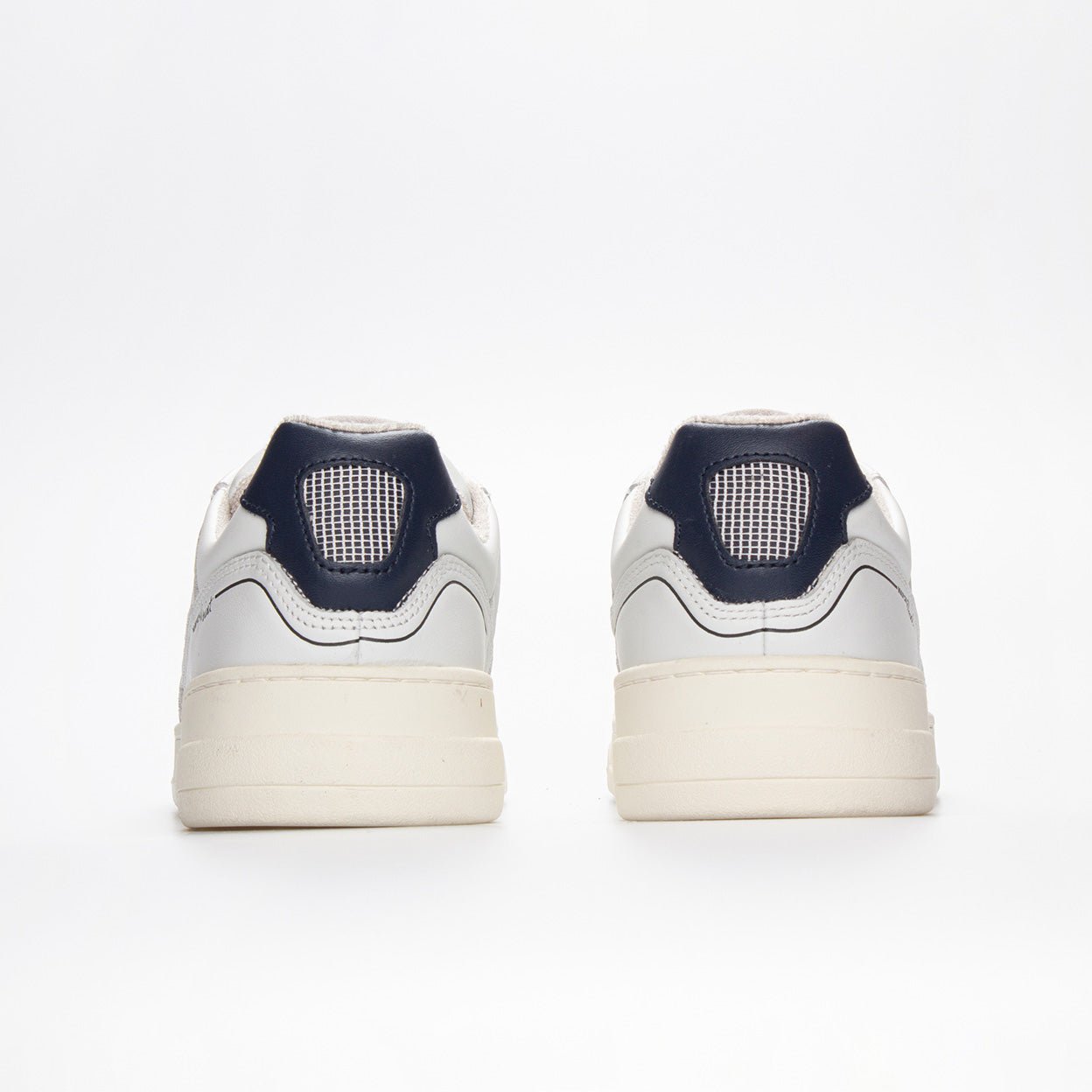Matchpoint | White/Navy | Men - hubfootwear